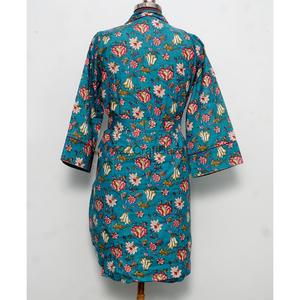 เสื้อเชิ้ตยาวสไตล์กิโมโนสำหรับผู้หญิง ผ้าฝ้ายแท้ 100% ลายดอกไม้ คอวี แขนสามส่วน ทรงเข้ารูป ติดกระดุมด้านหน้า - Product Image 6