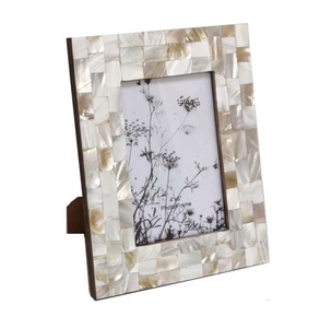 Marco de fotos con incrustaciones de nácar, diseño floral, hecho a mano, de MDF y resina, el más vendido, a un precio mayorista muy bueno. - Product Image 2