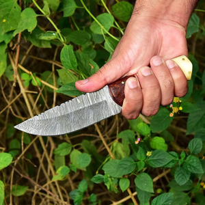 Cuchillo de desollar de grado industrial Damascus con mango de madera de palisandro, hoja recta de punta caída, personalizable OEM/ODM - Product Image 4