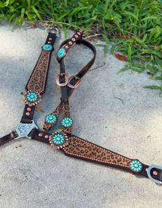 Licol en cuir occidental tendance 2026 avec imprimé léopard et conchos turquoise pour l'équitation - Product Image 1