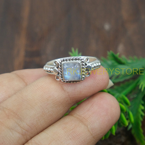 Bague en pierre de lune, argent sterling 925, faite à la main, pierre de lune carrée arc-en-ciel, bijoux vintage de créateur pour femmes - Product Image 5