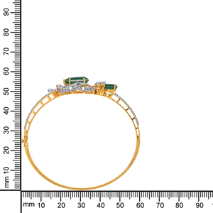 Bracelet en or 18 carats exquis serti de diamants, orné de magnifiques pierres précieuses d'émeraude naturelle et de détails floraux complexes en diamant. - Product Image 4