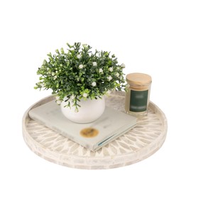 Plateau en nacre de qualité supérieure, artisanal, mosaïque florale naturelle, plateau rond en bois avec découpes pratiques pour la maison - Product Image 2