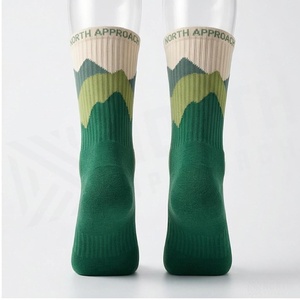 Calcetines Deportivos con Patrón Geométrico Verde, Transpirables, para Senderismo, para Adultos, Temporada de Primavera - Product Image 2