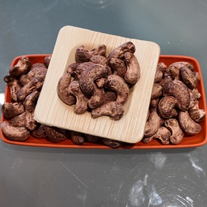 Noix de cajou du Cambodge en gros W240, grillées au sel, de haute qualité et au goût naturel, avec emballage sous vide et services OEM/ODM disponibles - Product Image 2