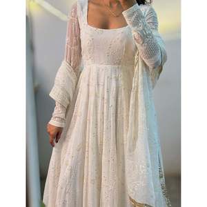 Traje Anarkali de diseñador con Secuencia y bordado de trabajo talla 2XL - Product Image 5