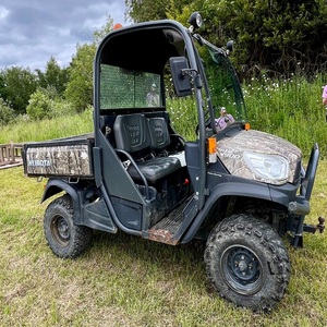 Véhicule utilitaire agricole Kubota RTV-X1100C 4x4 robuste, tracteur à roues côte à côte puissant avec moteur, pompe et engrenages, état d'occasion - Product Image 6