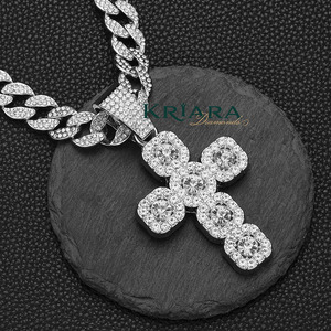 Pendentif croix unisexe en argent 925 plaqué or avec diamant de laboratoire taille brillant rond pour usage quotidien - Product Image 5