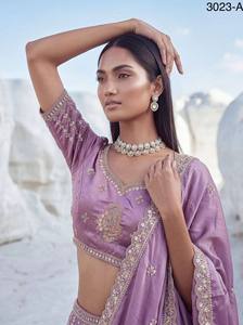 Haut court de demoiselle d'honneur en soie brodée violet avec col en V, manches trois quarts et tissu satiné 3023-A - Product Image 1