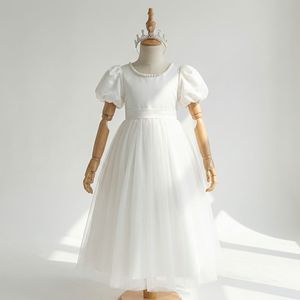 ชุดเดรสสีขาวแขนสั้นสำหรับเด็กผู้หญิงตัวเล็ก คอเสื้อแบบ Illusion แต่งลูกไม้สีขาว  ชุดเดรสบูติกผ้าทูลล์ทรงบอลกาวน์ สำหรับงานแต่งงาน - Product Image 1