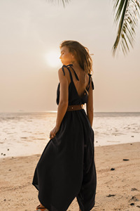 Mono bohemio de algodón negro, pantalón de yoga de pierna ancha, estilo relajado, conjunto de verano sin mangas, ligero, a precio de fábrica. - Product Image 3