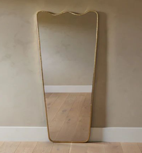 Elegante espejo de cuerpo entero de roble claro estilo escandinavo con un marco interior ondulado y original, disponible a precio de mayorista. - Product Image 3
