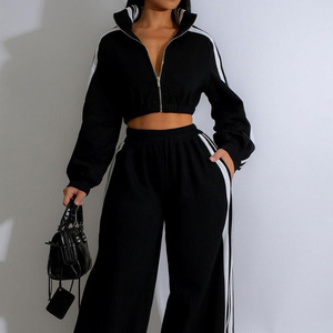 Ensemble de survêtement d'hiver personnalisé pour femme, coupe courte, à capuche, en molleton doux, avec pantalon de jogging et vêtements de sport décontractés à boutons, fournisseur en gros du Pakistan - Product Image 2