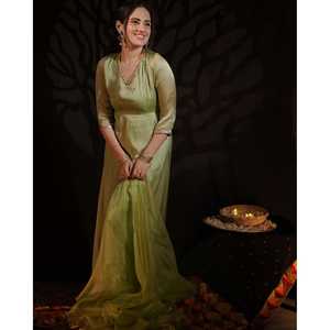 Ensemble de robe Anarkali en mousseline de soie verte MAYA PISTA, taille XS, pour la saison printanière - Product Image 2