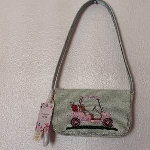 Sac à bandoulière élégant de style ange, de forme rectangulaire, avec broderie perlée artisanale et motif floral - Product Image 6