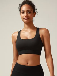 Bralette de sport à bretelles spaghetti Plunge |   Débardeur court côtelé sans coutures pour la gym |   Vêtements de sport rembourrés et antichoc pour femmes - Product Image 5