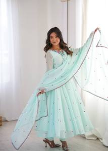 Accesorios de Vestimenta, Ropa Étnica, Otros Artículos Regionales, Vestido Anarkali de Georgette Sintética con Bordado de Hilo y Falda Alta, Pantalón y Dupatta HK 82 - Product Image 1