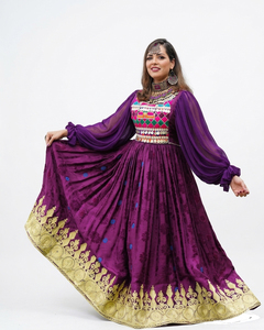 Robe élégante en velours afghan, broderie au fil, manches longues, robe traditionnelle Pushtu, robe culturelle naturelle afghane Kuchi - Product Image 1
