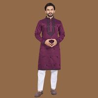 Kurta de Luxe pour Homme en Tissu Satin de Mûrier Malai avec Broderie Micro-sequencée et Perles Noires Jet, Tunique Indienne Sherwani Faite à la Main