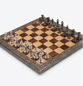 Juego de Ajedrez de Metal Artesanal, Tablero Decorativo, Escultura Moderna Plegable para Mesa, Decoración para Hogar u Oficina, Regalo Hecho a Mano de Alta Calidad - Product Image 5