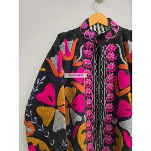 Chaqueta de Terciopelo con Bordado Floral, Chaqueta Corta Unisex Hecha a Mano, Chaqueta Suzani Uzbeka con Forro Interior de Algodón, Abrigo para Mujer - Product Image 2