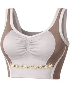 Ensemble deux pièces d'été moulant pour femme, personnalisé, beige et blanc, avec crop top sans manches à col rond et buste froncé, et mini-jupe taille haute - Product Image 2