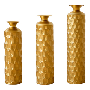 Jarrón Alto Decorativo de Hierro para Flores con Superficie Hecha a Mano y Presencia Sofisticada - Product Image 2