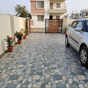 Carreaux de sol extérieurs vitrifiés robustes 400x400mm 12mm, finition perforée antidérapante pour parking, allée, jardin, passerelle, usage commercial - Product Image 1