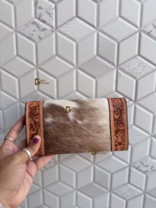Cartera de Cuero Tallada a Mano, Elegante Cartera de Cuero Vacuno, Multiusos, Estilo Occidental para Mujer - Product Image 3