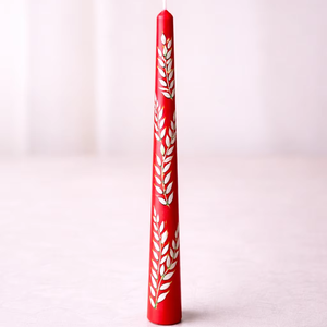 Vela Cónica Roja con Diseño Floral Pintado a Mano – Vela Larga Decorativa para Cena, Bodas, Fiestas y Decoración del Hogar - Product Image 1