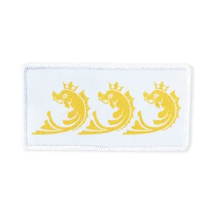 Parche Bordado Rectangular con Tres Diseños de Caballitos de Mar con Coronas Amarillas en Tela Blanca, Aplique Termoadhesivo - Product Image 1
