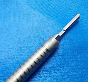 Manche de scalpel chirurgical dentaire de haute qualité à éjection facile avec lame auto-éjectable – L'instrument chirurgical essentiel - Product Image 2