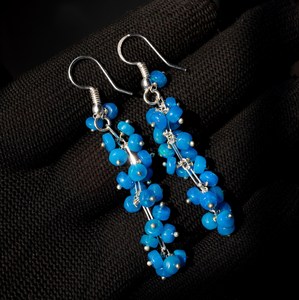 HAYAAT GEMS Boucles d'oreilles pendantes ethniques en argent 925 plaqué or avec perles d'opale bleue naturelle d'Éthiopie et cabochon en forme de boule - Product Image 3