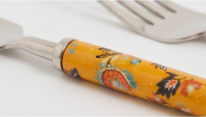 Ensemble de 4 fourchettes en acier inoxydable avec manche jaune floral, compatibles lave-vaisselle, idéal pour les fêtes et la cuisine - Product Image 2