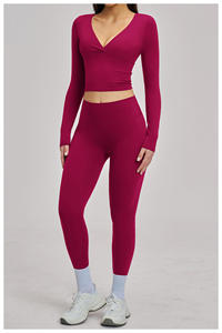 Ensemble de yoga 2 pièces pour femme : haut court à manches longues froncé col en V et leggings taille haute longueur intégrale - Product Image 3