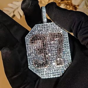 Colgante con Número en Plata y Piedras Negras, Estilo Hip Hop, Joyería Personalizada para Hombre - Product Image 1
