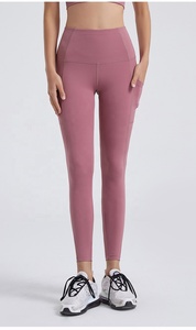 Leggings de Yoga para Mujer 2026 con Logotipo Personalizado, Ecológicos, de Nailon Sólido con Malla, Cintura Elástica, Bolsillos Laterales Altos y Elasticidad en Cuatro Direcciones - Product Image 2