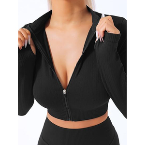 Ensemble de yoga taille haute pour femme : Soutien-gorge de sport à col montant et Leggings taille haute sculptants avec côtés froncés en Nylon Spandex - Product Image 3