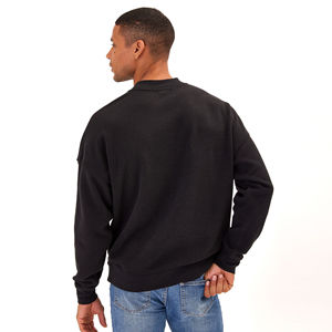 เสื้อสเวตเชิ้ตผู้ชายสไตล์ลำลองแบบดรอปไหล่ ผ้าฝ้าย 80% โพลีเอสเตอร์ 20% ผ้าฟลีซทรงโอเวอร์ไซส์ ใส่สบายสำหรับฤดูหนาว แบบหลวมๆ สั่งผลิตได้ตามแบบ (OEM) พร้อมติดแบรนด์ส่วนตัว - Product Image 3