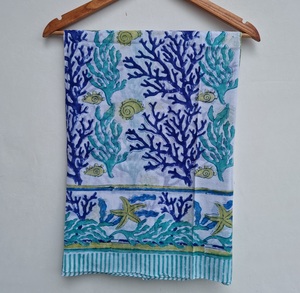 Sarong indien traditionnel imprimé en coton indigo, paréo de plage pour femme, élégant sarong de plage en coton bleu à imprimé floral, maillot de bain - Product Image 1