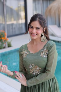 Vestido Anarkali Plateado para Mujer con Cuentas Bordadas |   Elegante Vestido Largo de Fiesta para Bodas y Eventos Festivos - Product Image 6