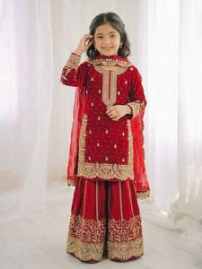 Robe Anarkali Traditionnelle Rouge Brodé pour Filles, Style Indien et Pakistanais, Coupe Droite, Longueur Ras du Sol, en Polyester, Idéale pour Mariages - Product Image 4