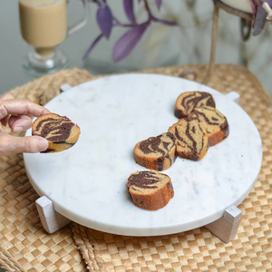 Support à gâteau en marbre de luxe, plateau pour biscuits et en-cas, support à gâteau moderne en pierre blanche ronde - Product Image 1