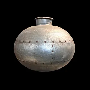 Vase rond vintage en fer Nagori Matka pour la décoration de l'entrée, du jardin, du salon, de la ferme ou de la maison - Product Image 6