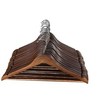Cintre en bois élégant pour l'organisation de garde-robe haut de gamme, le rangement de vêtements, les présentoirs de boutique et l'usage domestique - Product Image 6