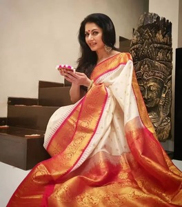 ÚLTIMO MODELO DE SAREE FESTIVO DE SEDA SUAVE BANARASI CON BLUSA SIN COSTURAR BLANCA 50101 - Product Image 1