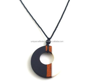 Collar con colgante de resina de alta calidad personalizado para mujer, accesorios de joyería de madera para volver a la escuela, estilo de amor, regalos artesanales hechos a mano - Product Image 4