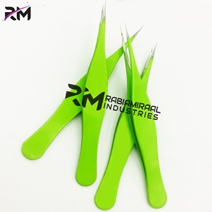 Pinzas para Cejas con Punta Inclinada de Diseño Personalizado, Producto en Tendencia RMI, Acero Inoxidable con Recubrimiento de Color Verde Polvo - Product Image 5