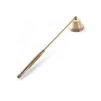 Minimalistischer Metall-Kerzenlöscher mit langem Griff, sauberem Design und als Wohnaccessoire