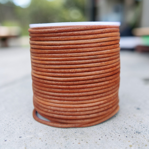 Cordon en cuir rond de 1,5 mm de couleur tan, fabriqué en cuir de buffle de haute qualité - Product Image 2